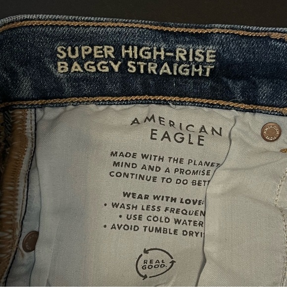 AMERICAN EAGLE Super High Rise Baggy Straight Cargo Jeans size 4, medium wash - Picture 3 of 16